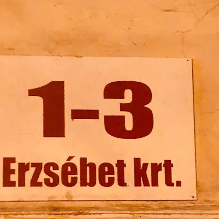 Baraka Hostel *