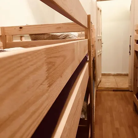 Baraka Hostel *