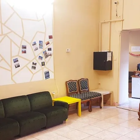 Baraka Hostel *