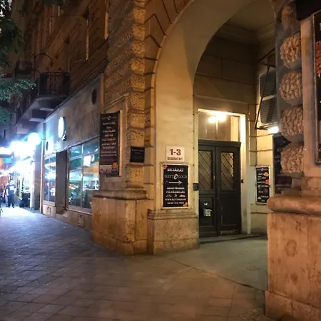 Baraka Hostel Budapesta