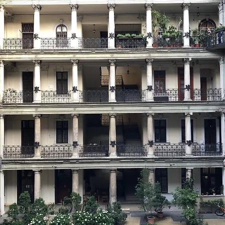 Baraka Hostel *